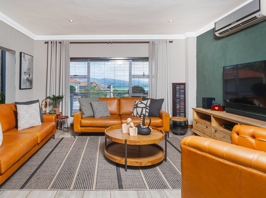 6 Bedroom Property for Sale in Kosmos Ridge North West
